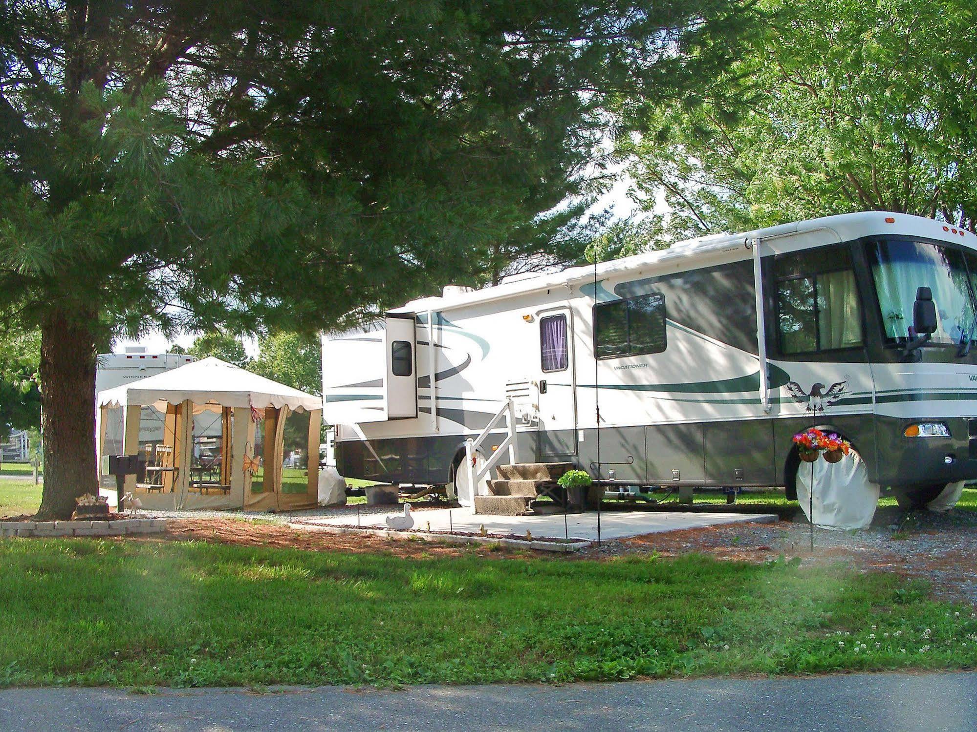 Circle M Rv & Camping Resort - Caravan Park Millersville エクステリア 写真