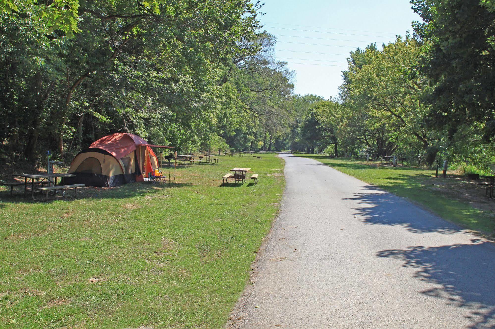 Circle M Rv & Camping Resort - Caravan Park Millersville エクステリア 写真